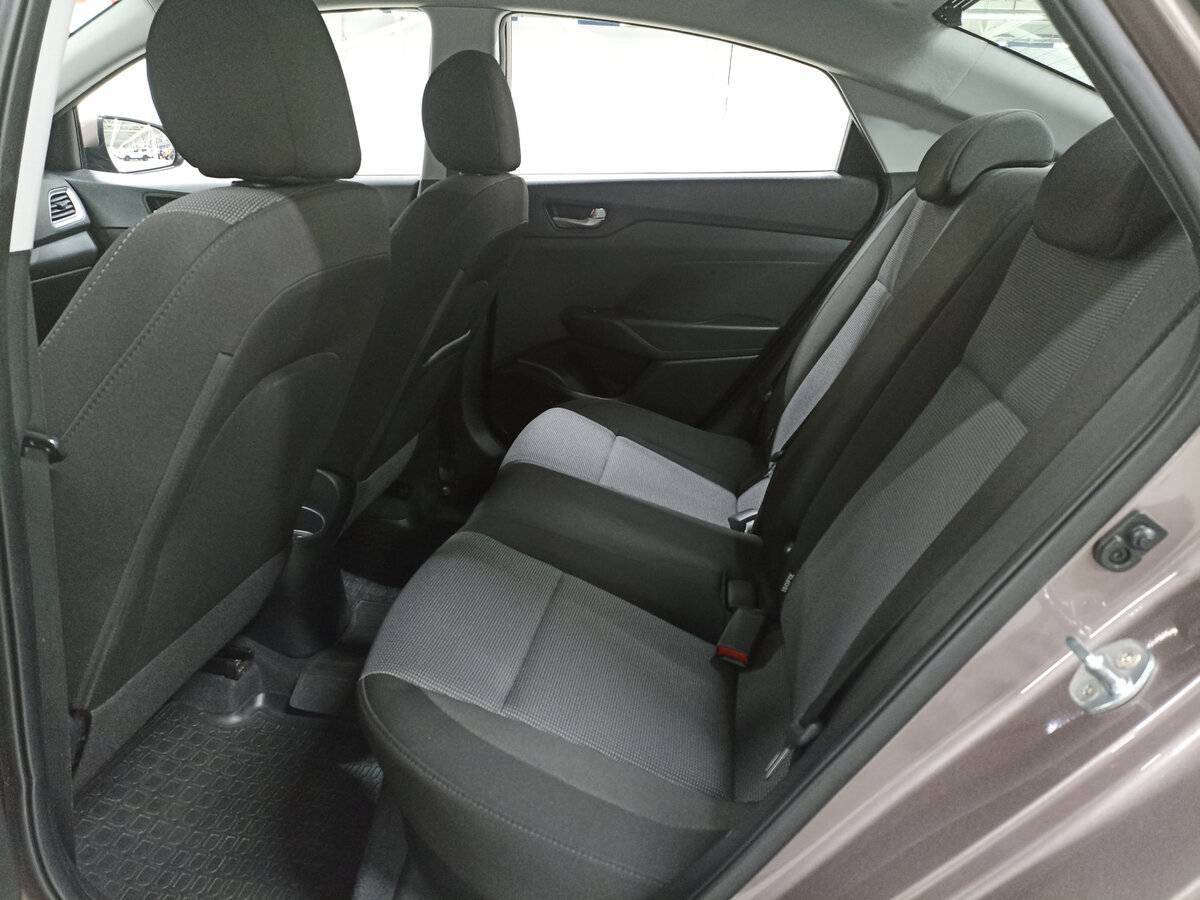 Купить Hyundai Solaris с пробегом. Фото: #11