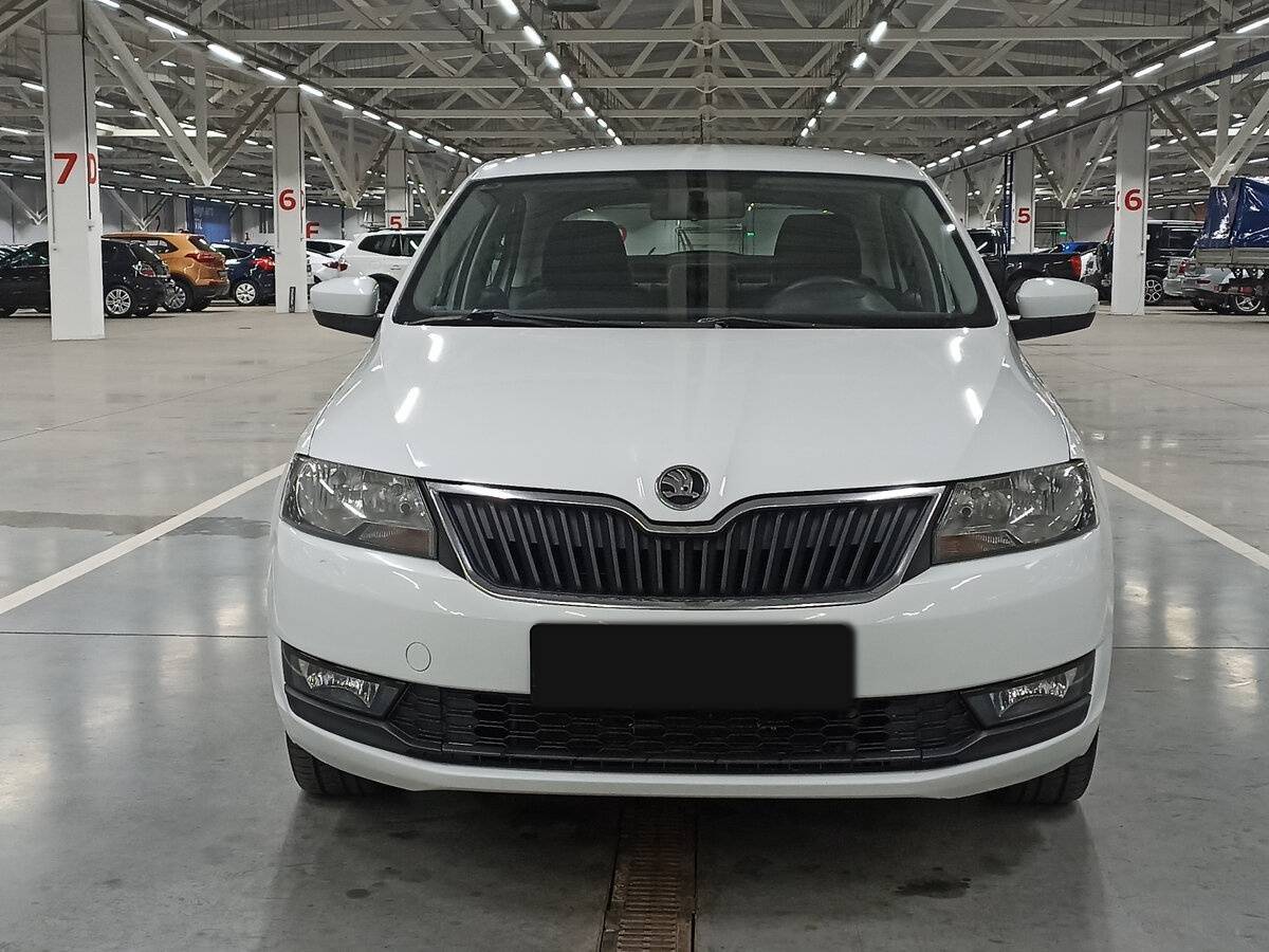 Купить Skoda Rapid с пробегом. Фото: #1