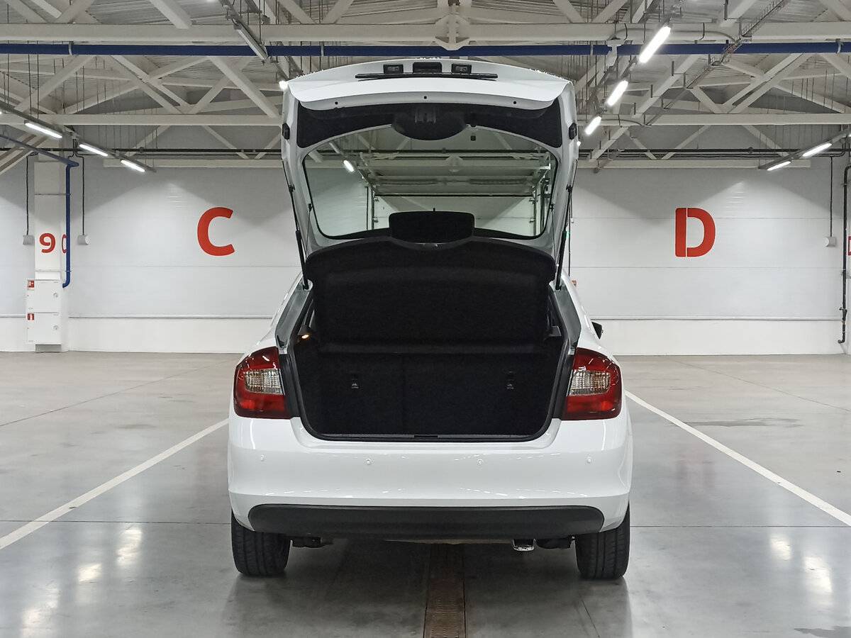 Купить Skoda Rapid с пробегом. Фото: #9