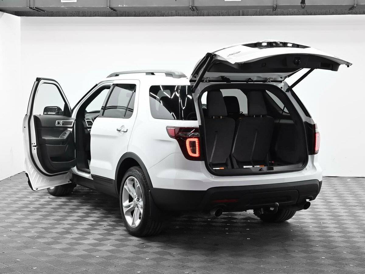 Купить Ford Explorer с пробегом. Фото: #4