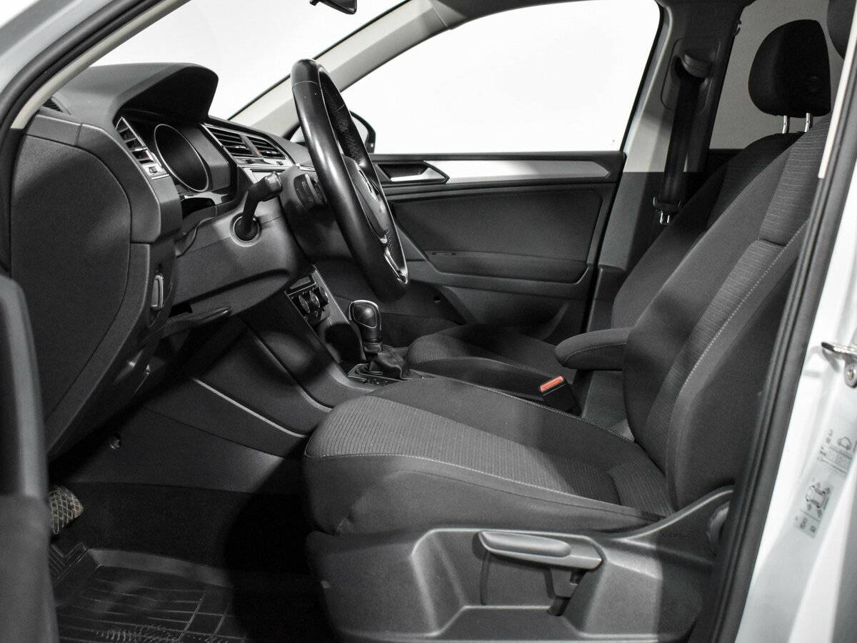 Купить Volkswagen Tiguan с пробегом. Фото: #9