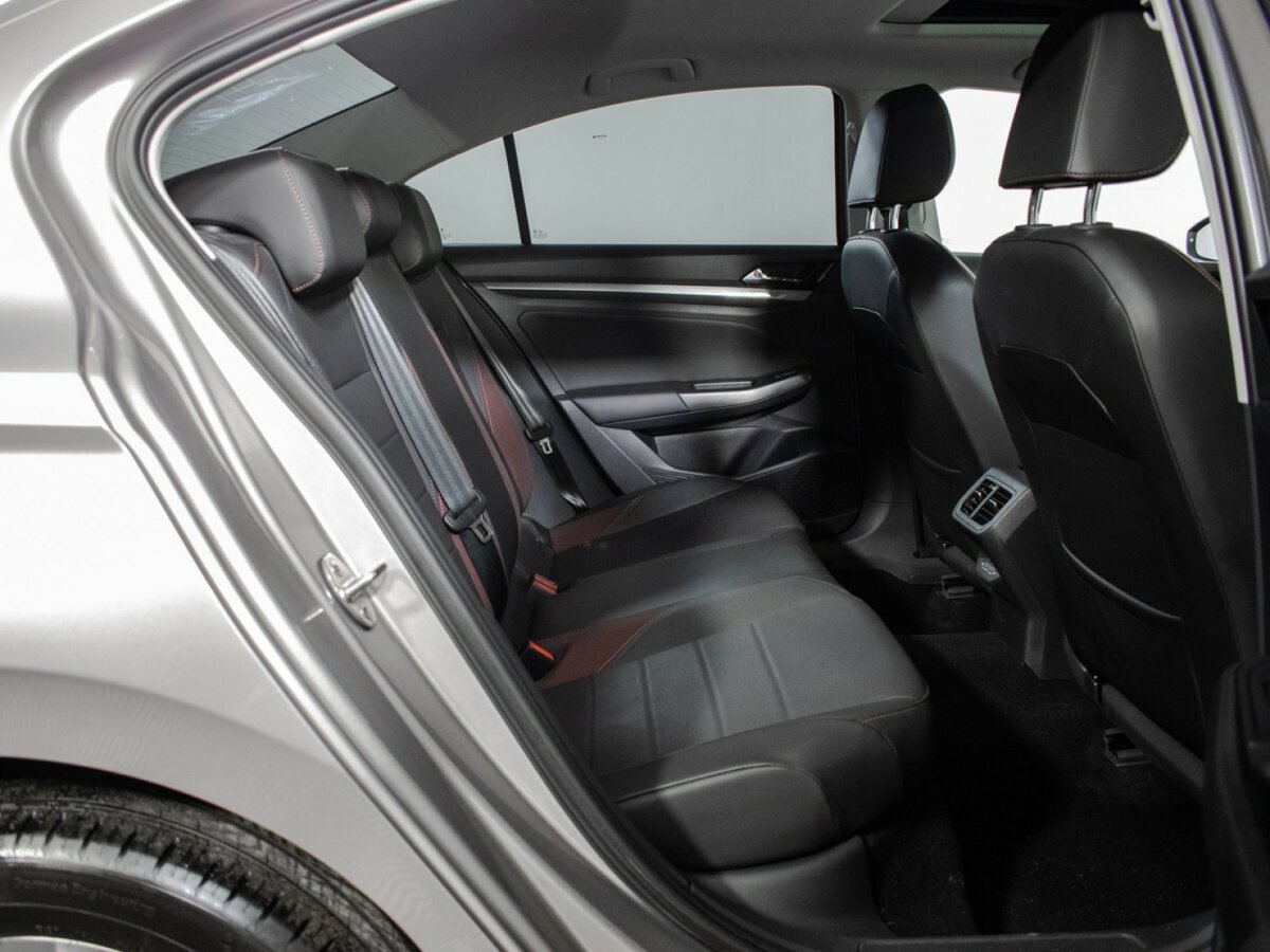 Купить Volkswagen Bora с пробегом. Фото: #7