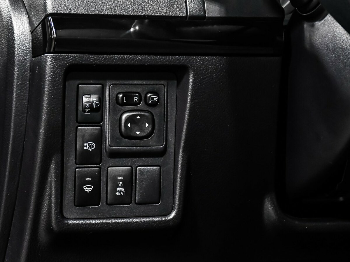 Купить Toyota Land Cruiser Prado с пробегом. Фото: #11