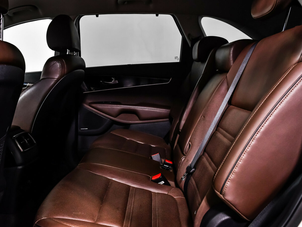 Купить Kia Sorento с пробегом. Фото: #9