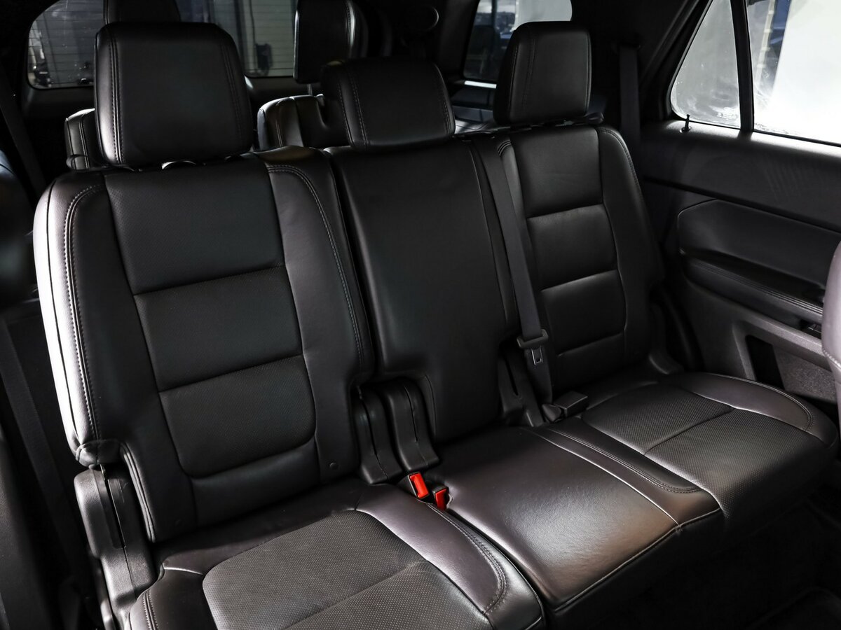 Купить Ford Explorer с пробегом. Фото: #25