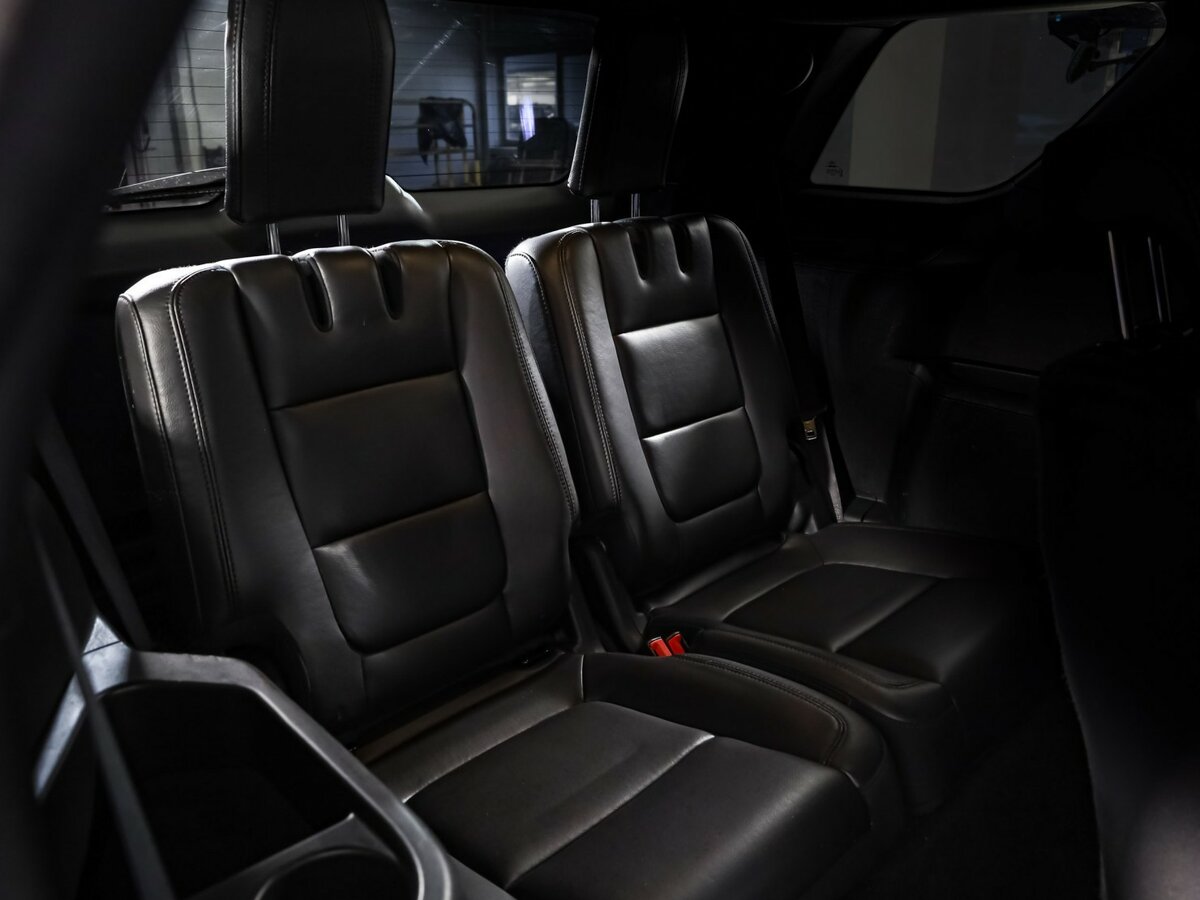 Купить Ford Explorer с пробегом. Фото: #28