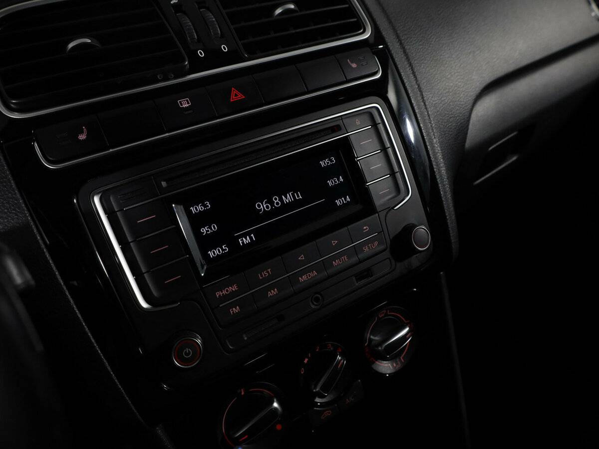 Купить Volkswagen Polo с пробегом. Фото: #13