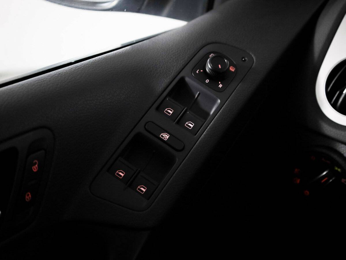 Купить Volkswagen Tiguan с пробегом. Фото: #24