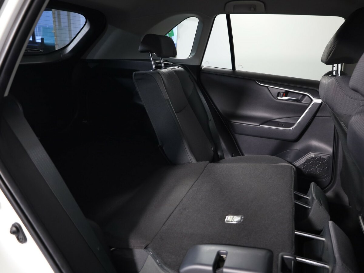 Купить Toyota RAV4 с пробегом. Фото: #13