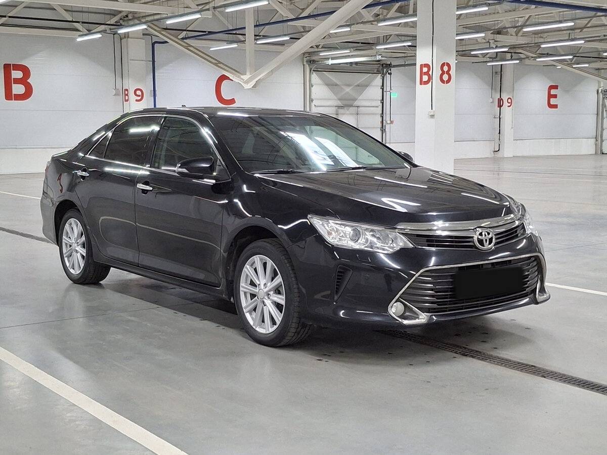 Купить Toyota Camry с пробегом. Фото: #2