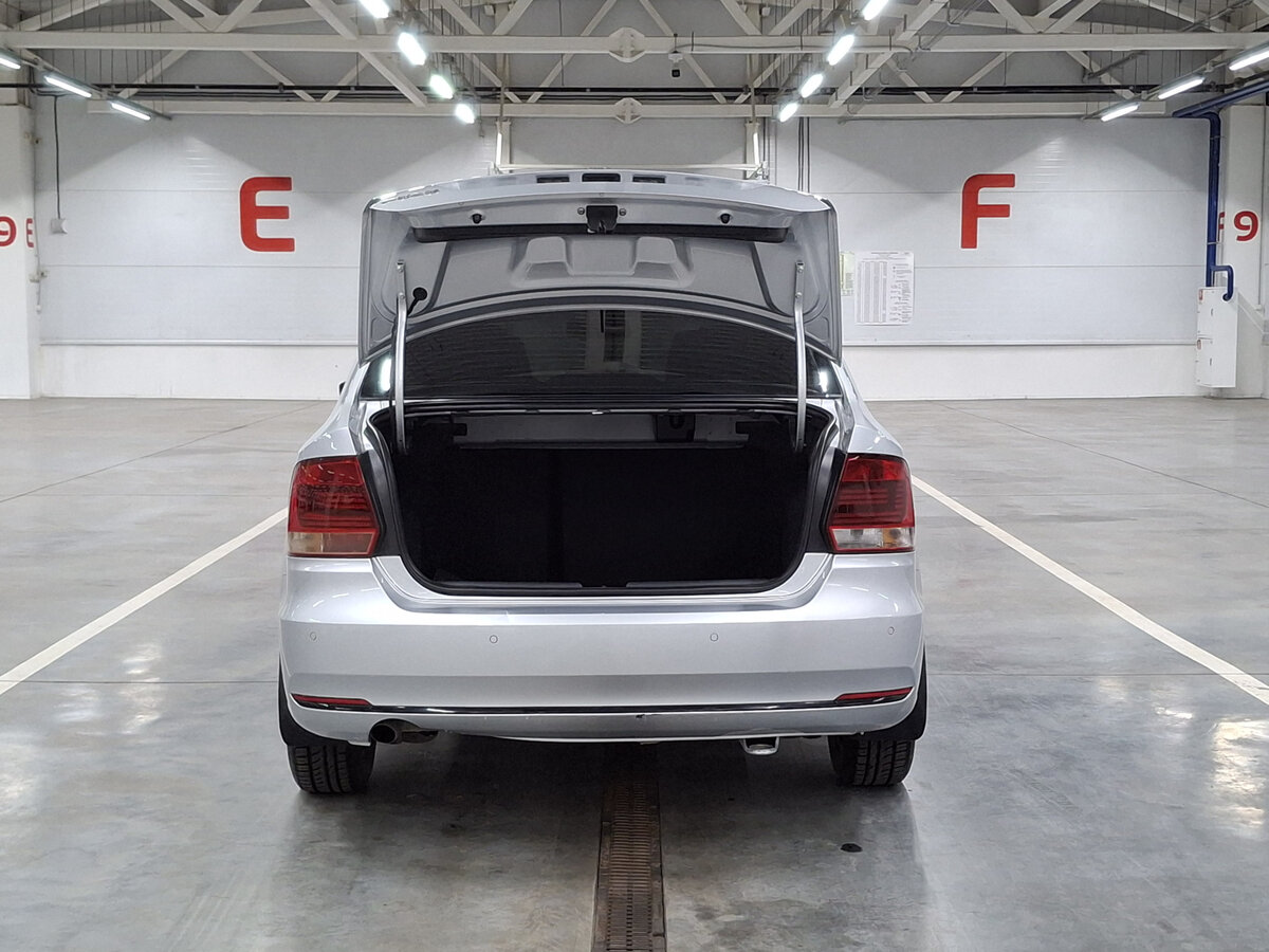 Купить Volkswagen Polo с пробегом. Фото: #9