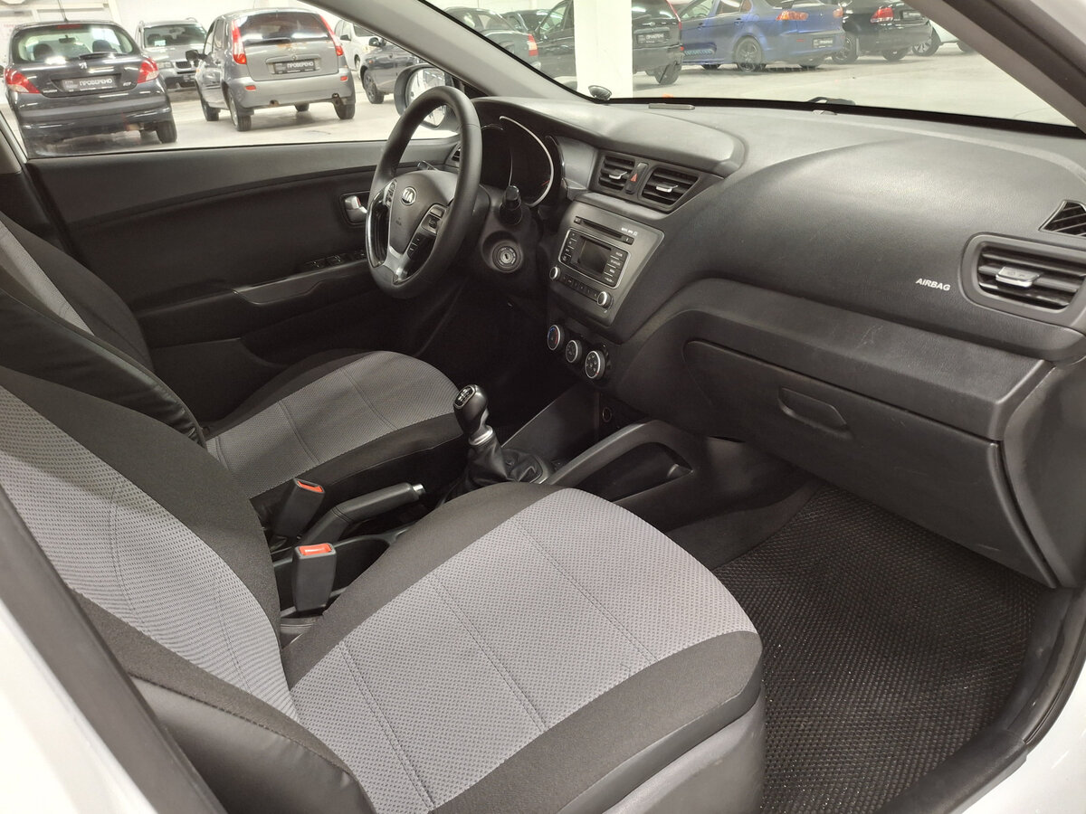 Купить Kia Rio с пробегом. Фото: #9