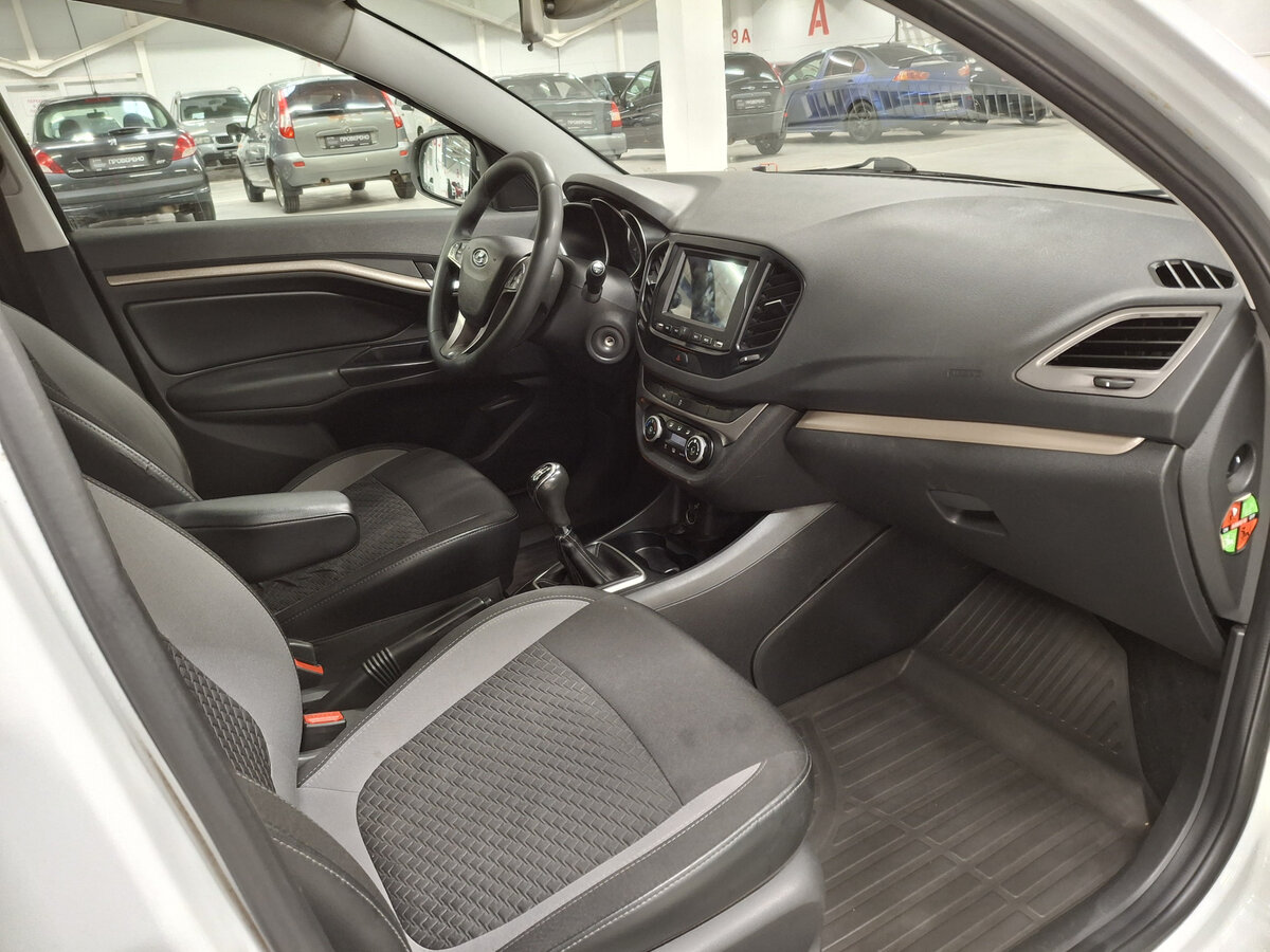 Купить Lada (ВАЗ) Vesta с пробегом. Фото: #10