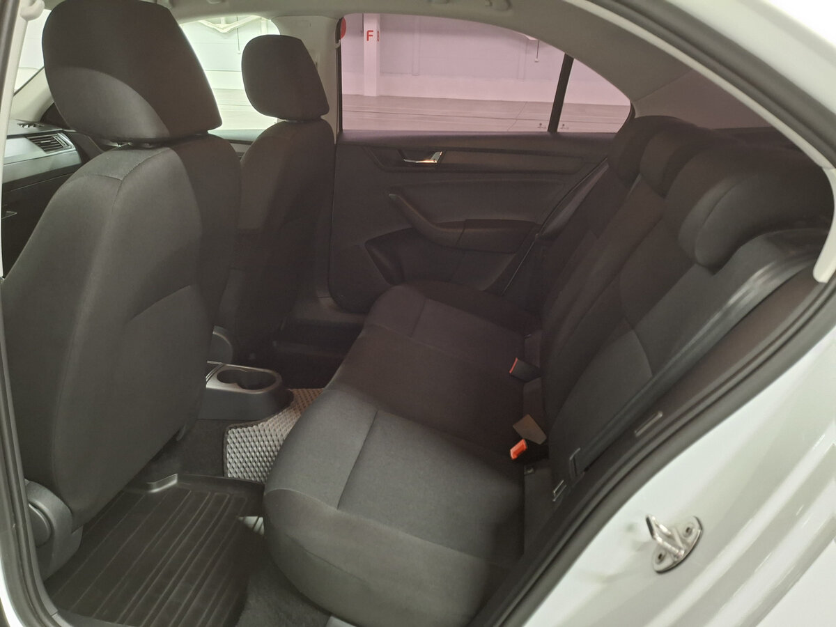 Купить Skoda Rapid с пробегом. Фото: #11