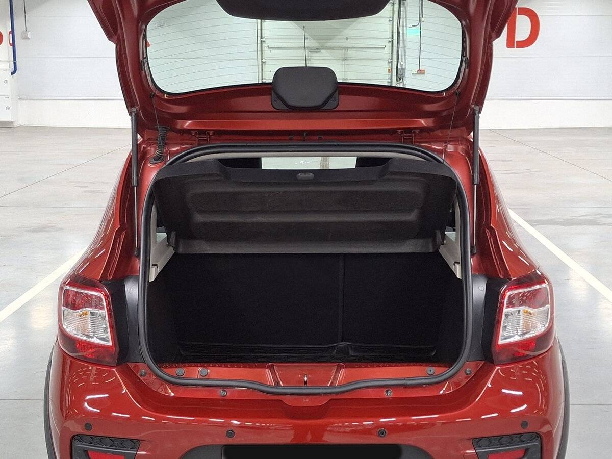 Купить Renault Sandero с пробегом. Фото: #9