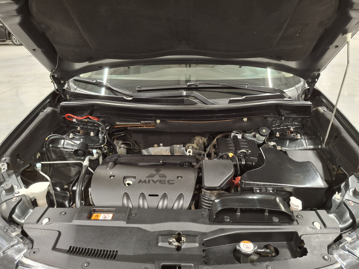 Купить Mitsubishi Outlander с пробегом. Фото: #8