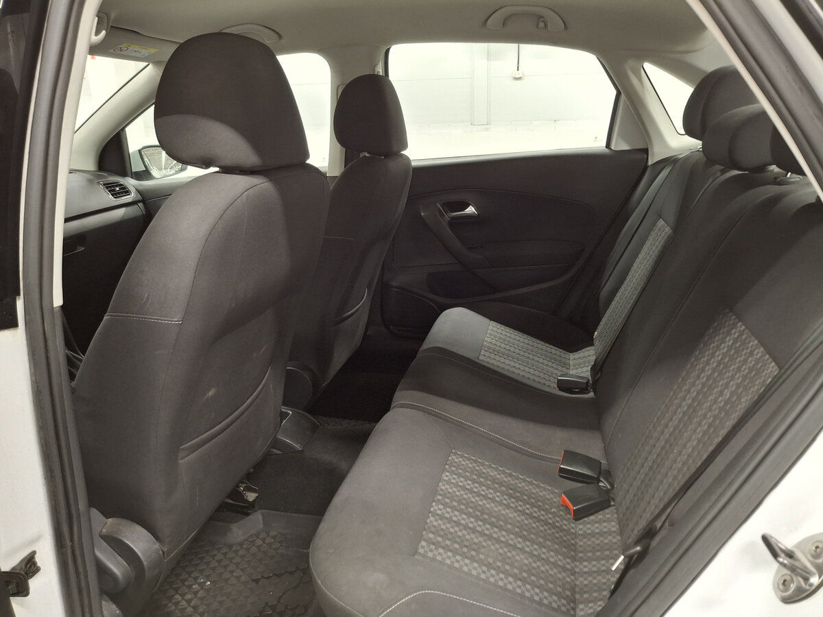 Купить Volkswagen Polo с пробегом. Фото: #10