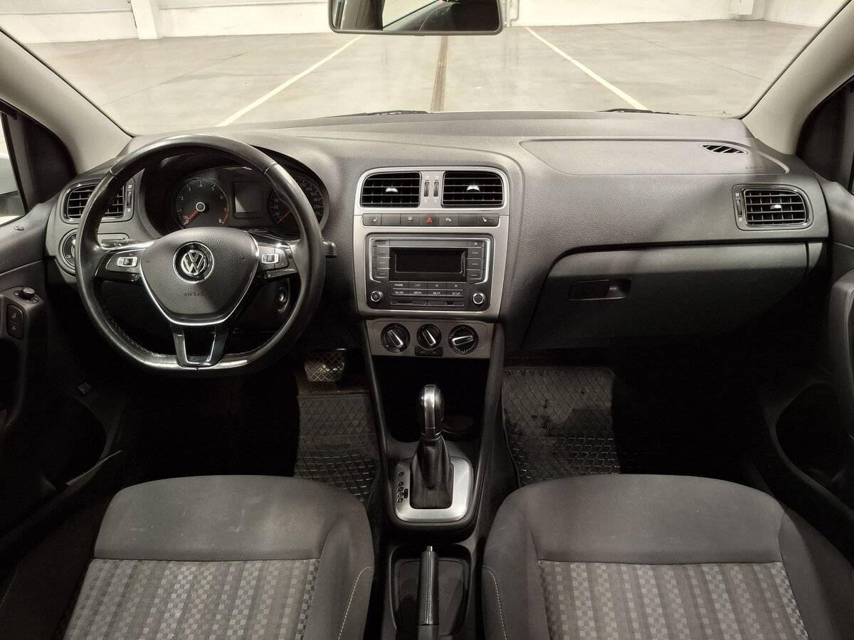 Купить Volkswagen Polo с пробегом. Фото: #12