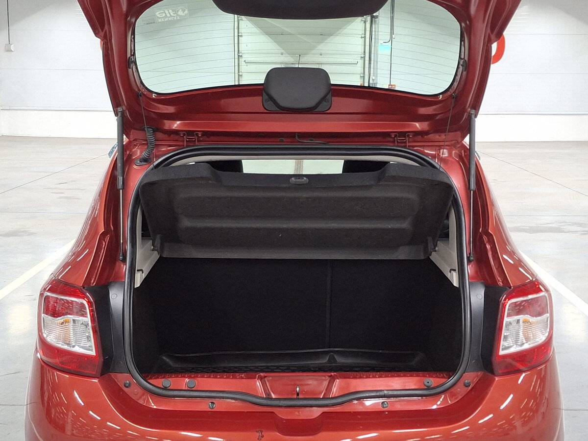 Купить Renault Sandero с пробегом. Фото: #9