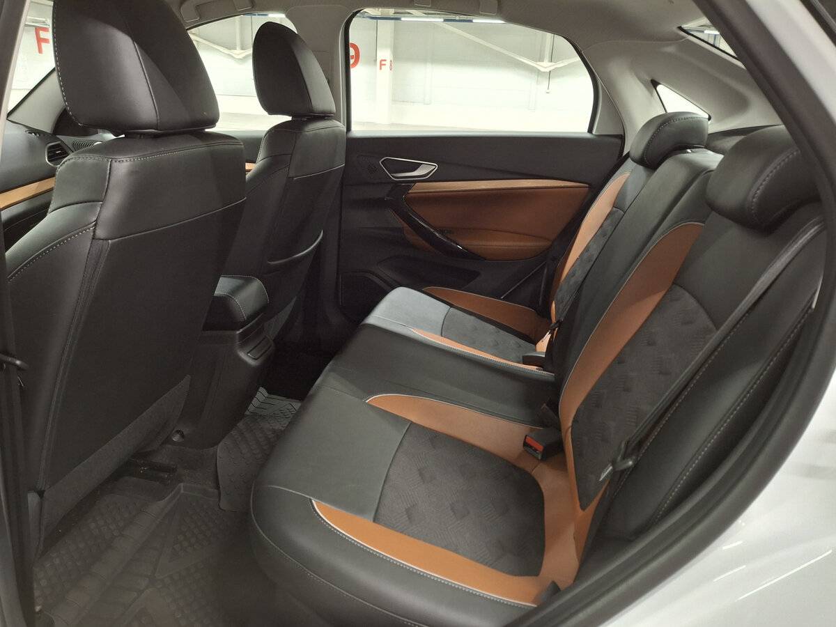 Купить Lada (ВАЗ) Vesta с пробегом. Фото: #11