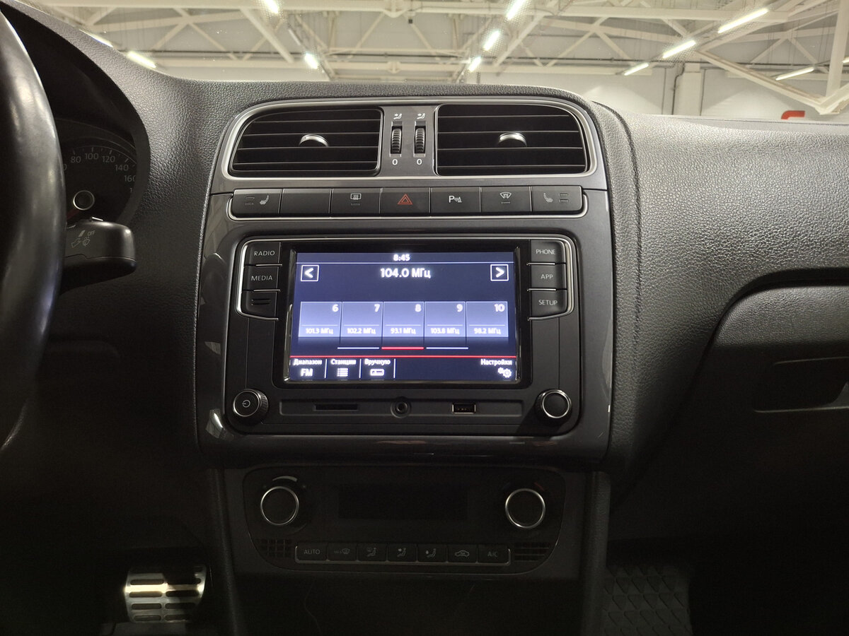 Купить Volkswagen Polo с пробегом. Фото: #14