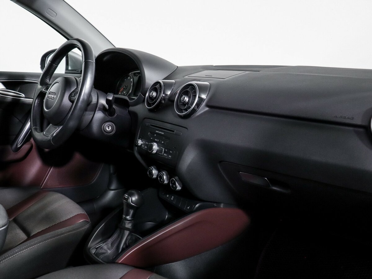 Купить Audi A1 с пробегом. Фото: #6