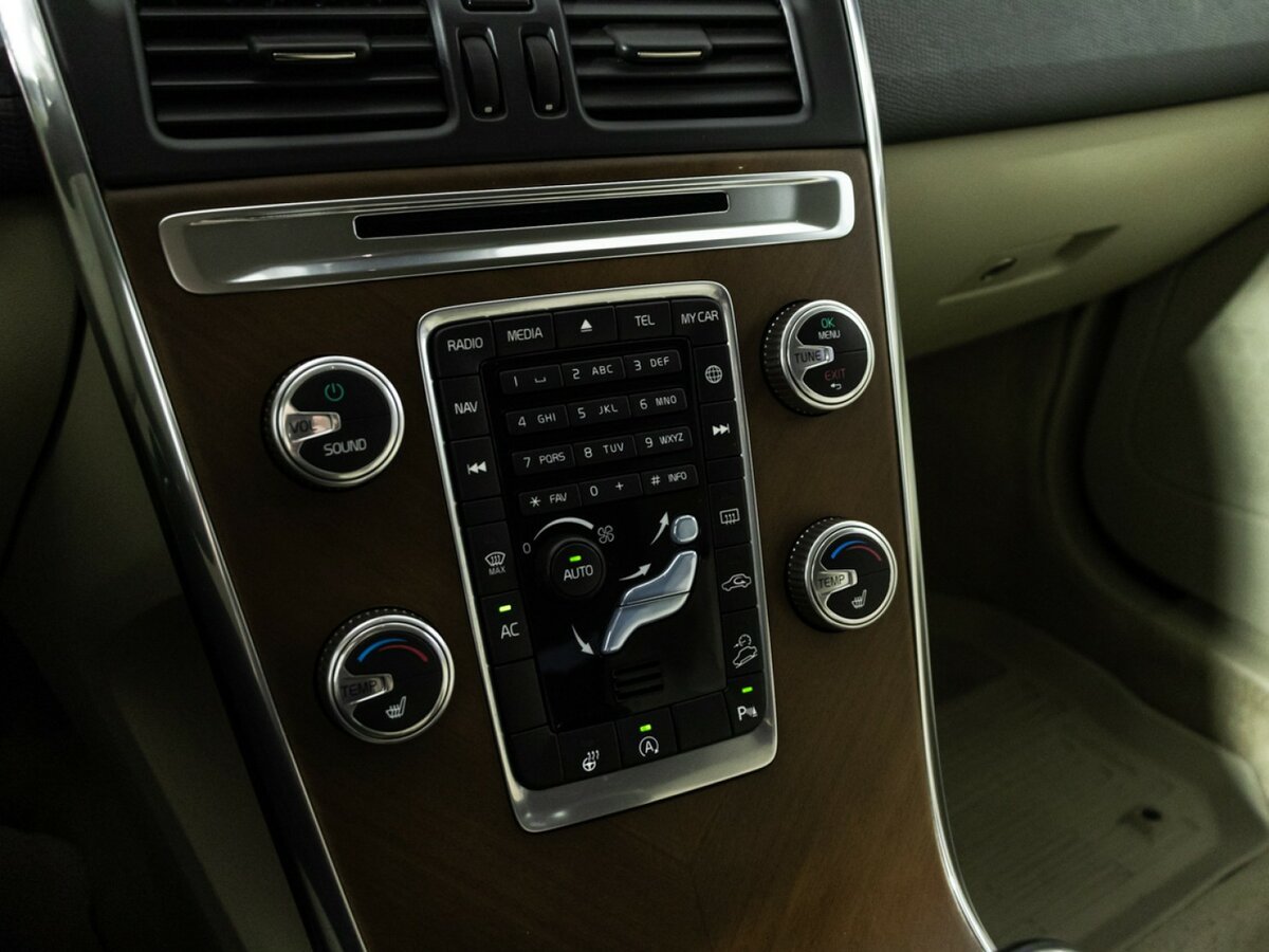 Купить Volvo XC60 с пробегом. Фото: #15