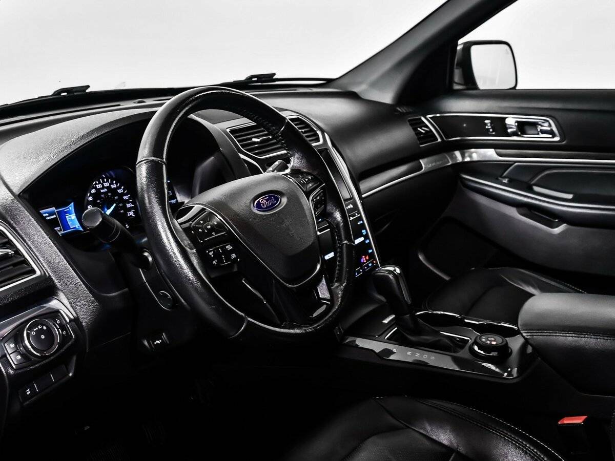 Купить Ford Explorer с пробегом. Фото: #9