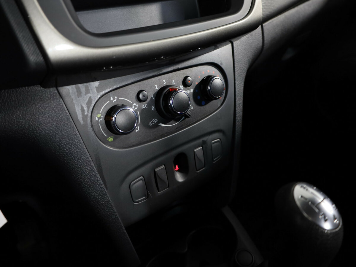 Купить Renault Logan с пробегом. Фото: #16