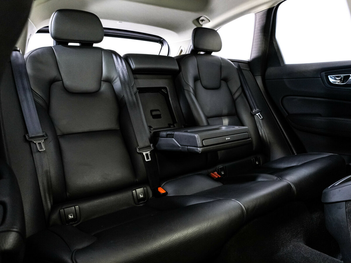 Купить Volvo XC60 с пробегом. Фото: #17