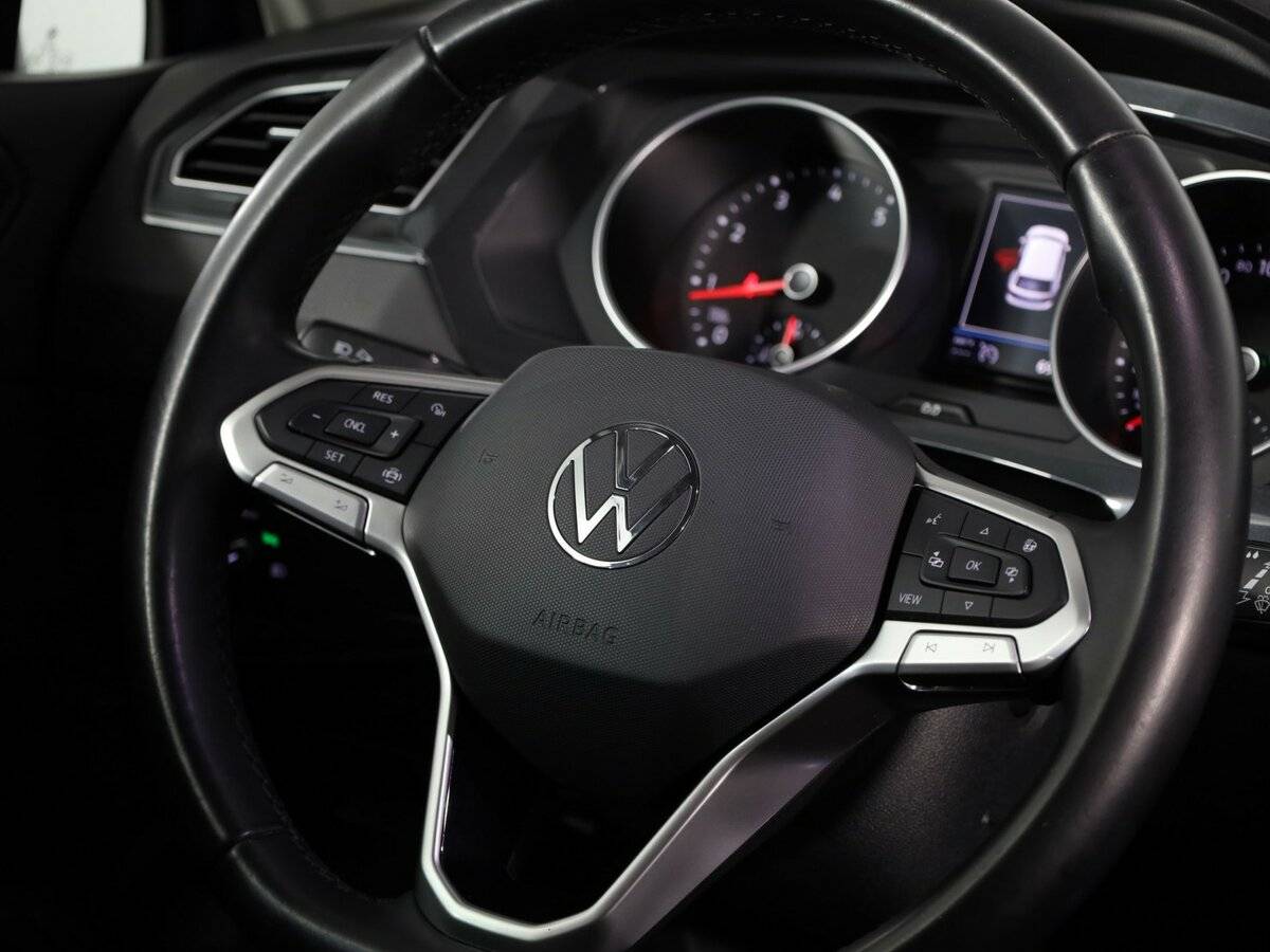 Купить Volkswagen Tiguan с пробегом. Фото: #10