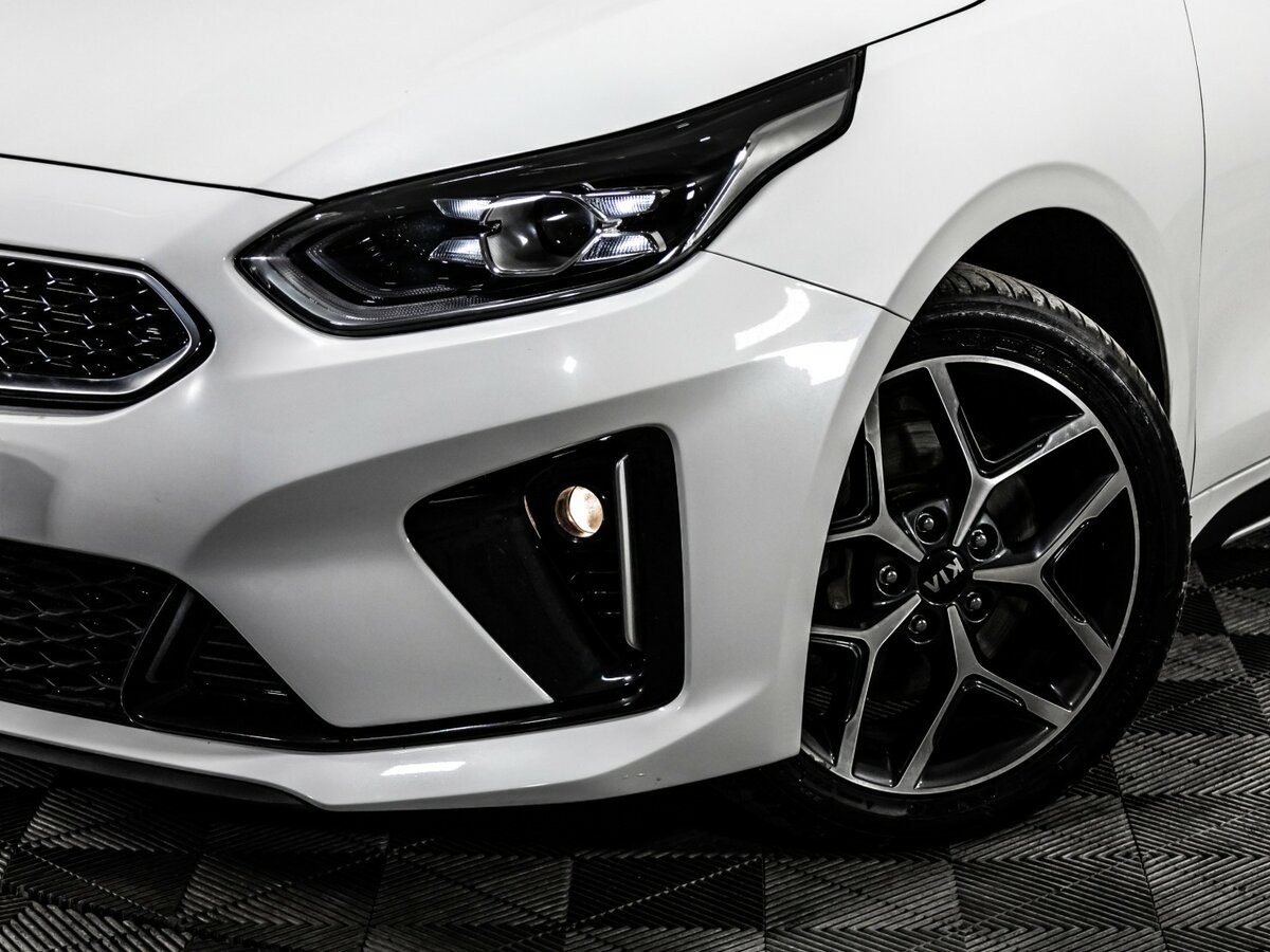 Купить Kia Proceed с пробегом. Фото: #2