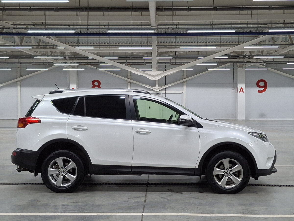 Купить Toyota RAV4 с пробегом. Фото: #3