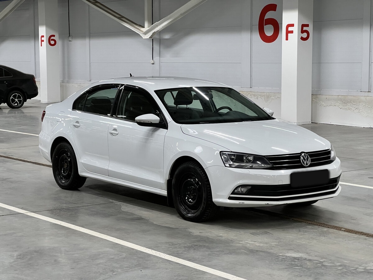 Купить Volkswagen Jetta с пробегом. Фото: #2
