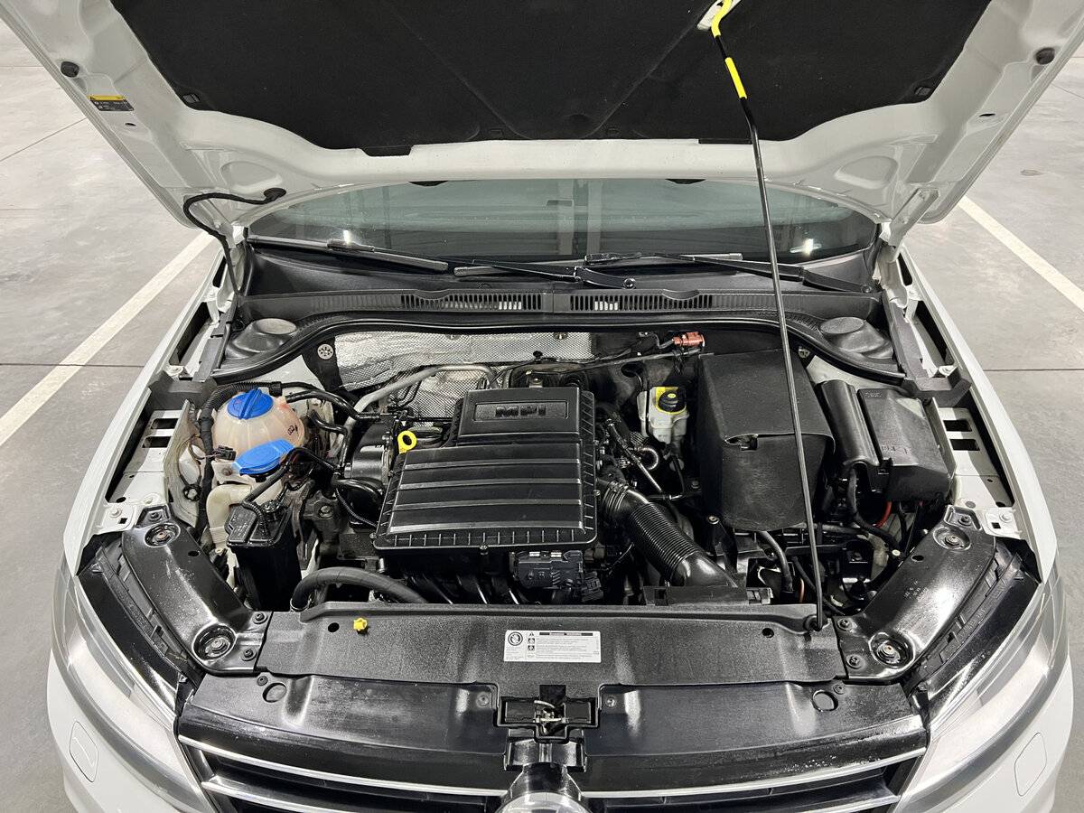 Купить Volkswagen Jetta с пробегом. Фото: #8