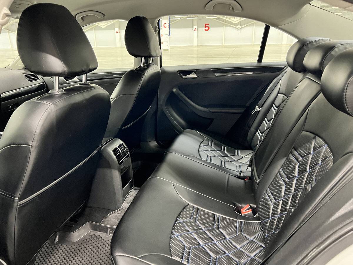 Купить Volkswagen Jetta с пробегом. Фото: #11