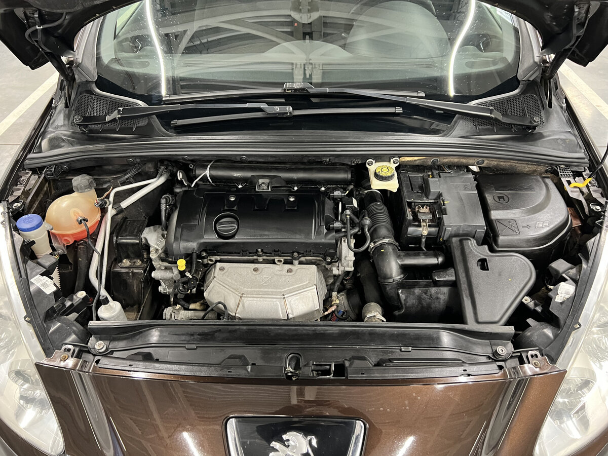 Купить Peugeot 308 с пробегом. Фото: #8