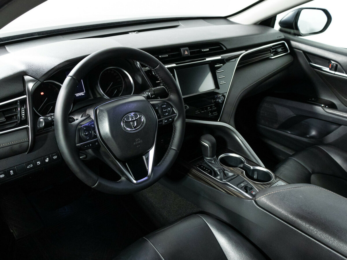 Купить Toyota Camry с пробегом. Фото: #10