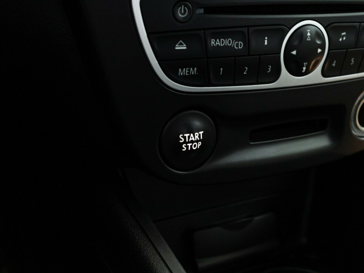 Купить Renault Fluence с пробегом. Фото: #14