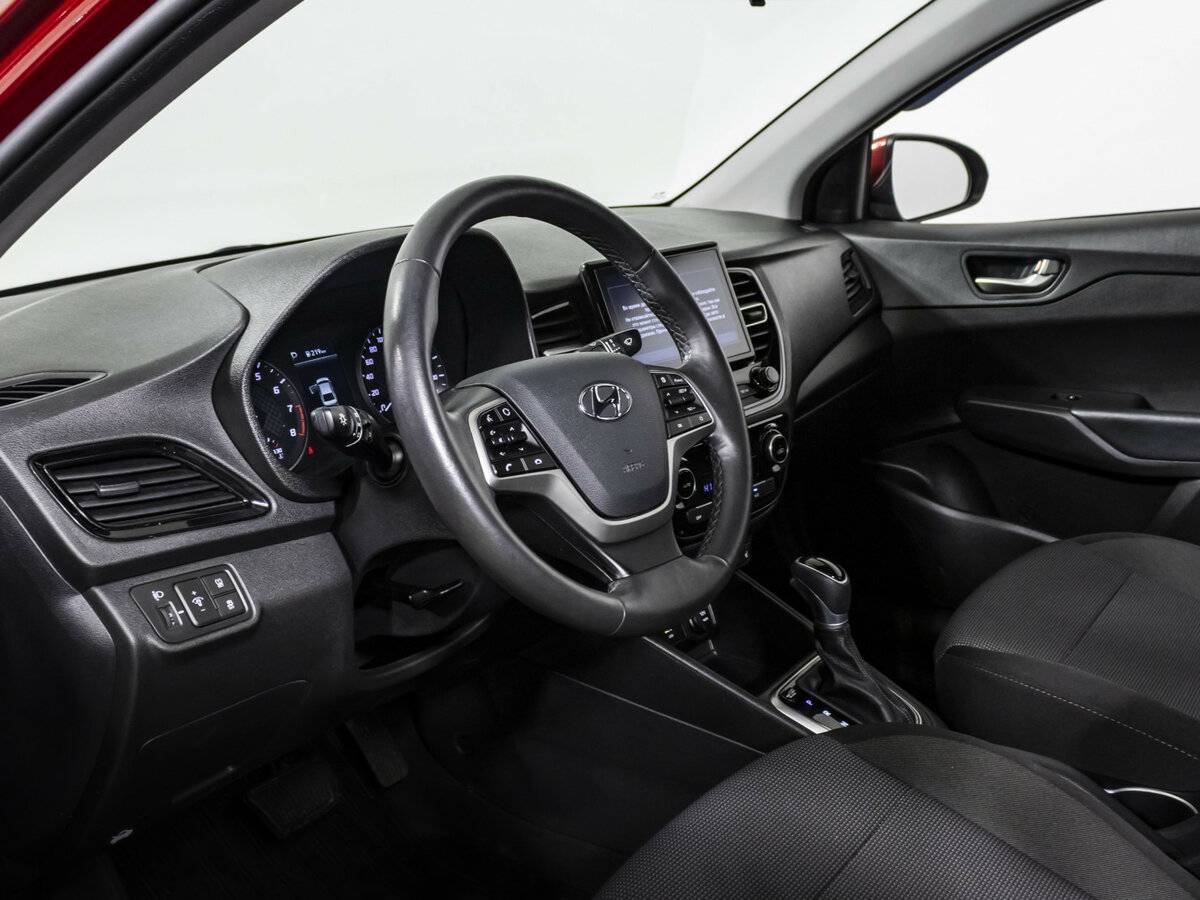 Купить Hyundai Solaris с пробегом. Фото: #9