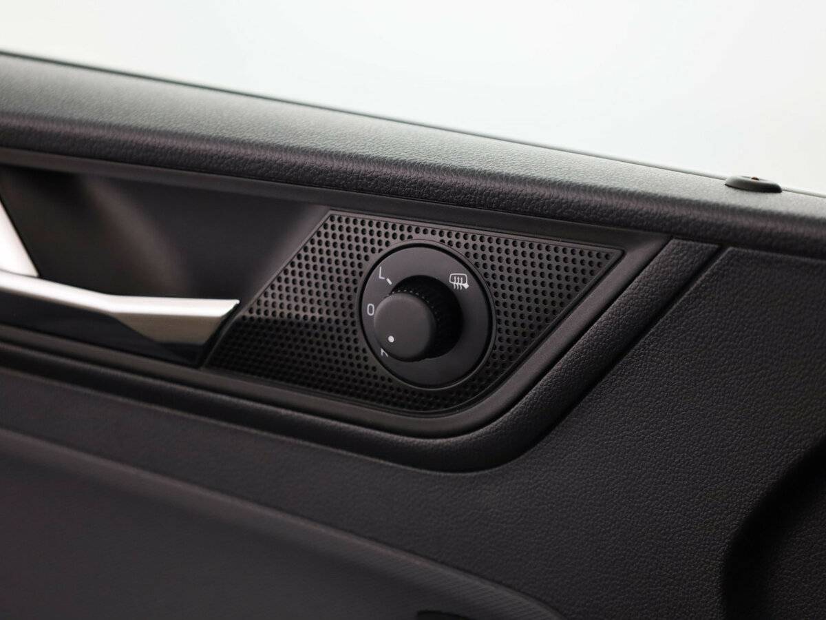 Купить Skoda Rapid с пробегом. Фото: #11