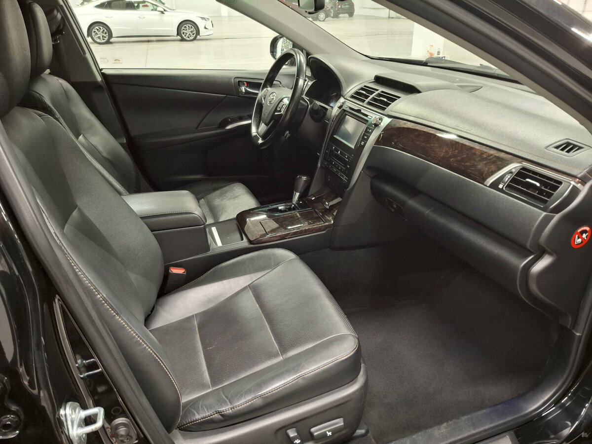 Купить Toyota Camry с пробегом. Фото: #14