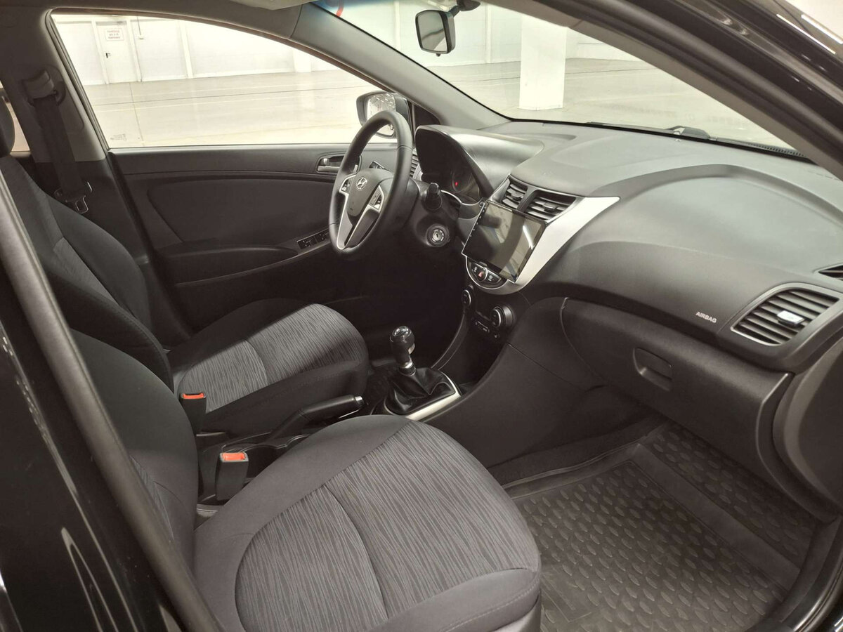 Купить Hyundai Solaris с пробегом. Фото: #10