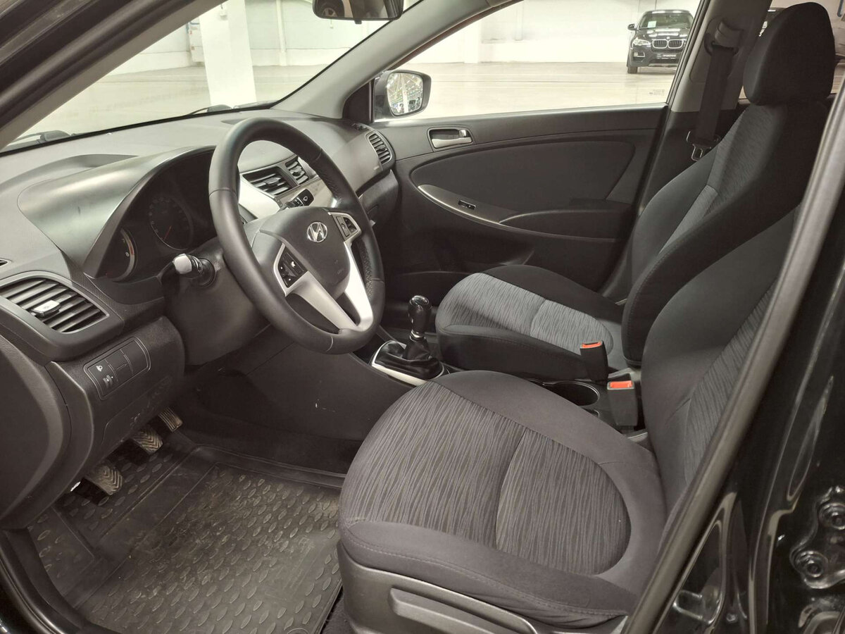 Купить Hyundai Solaris с пробегом. Фото: #15