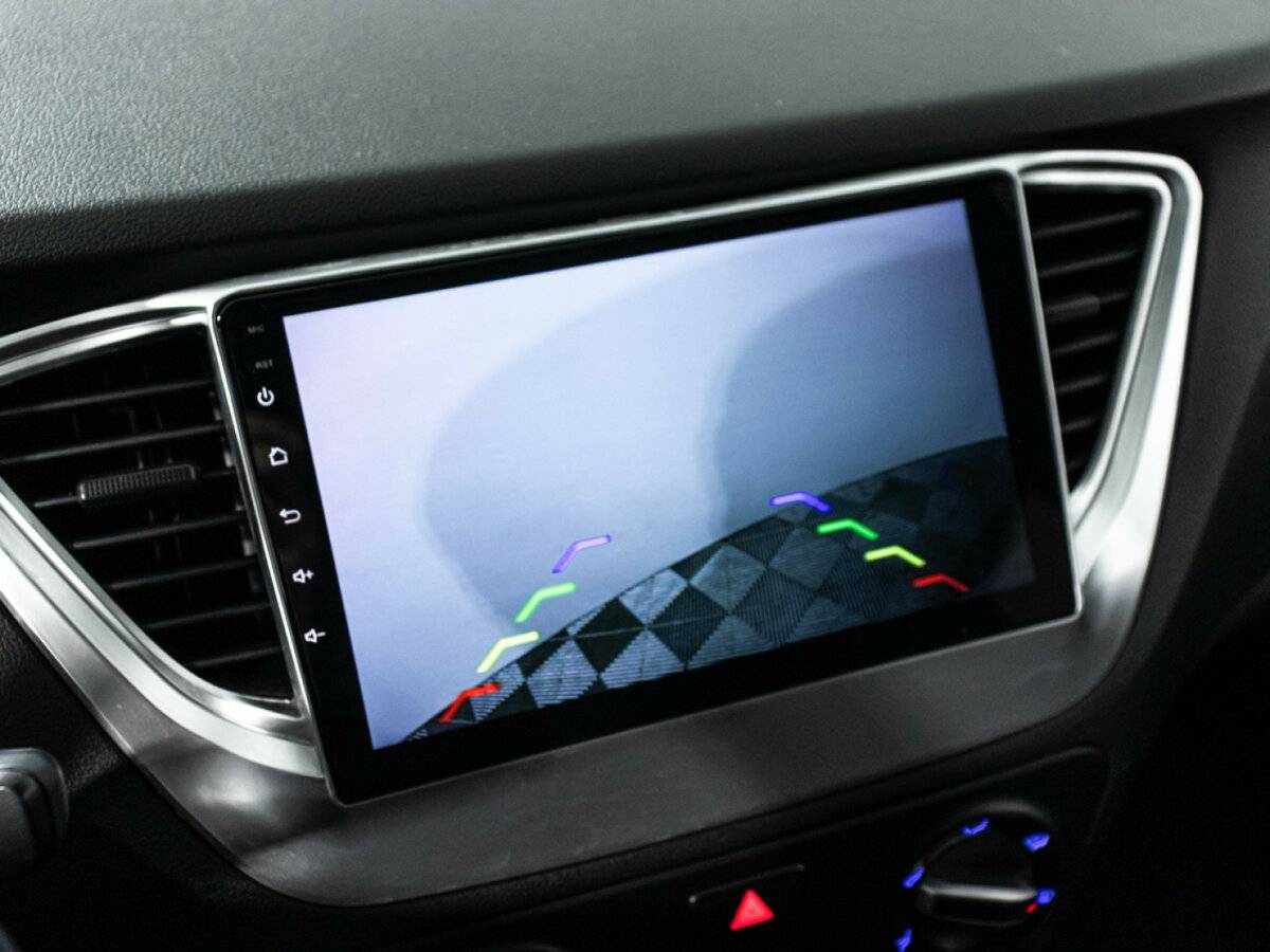 Купить Hyundai Solaris с пробегом. Фото: #14