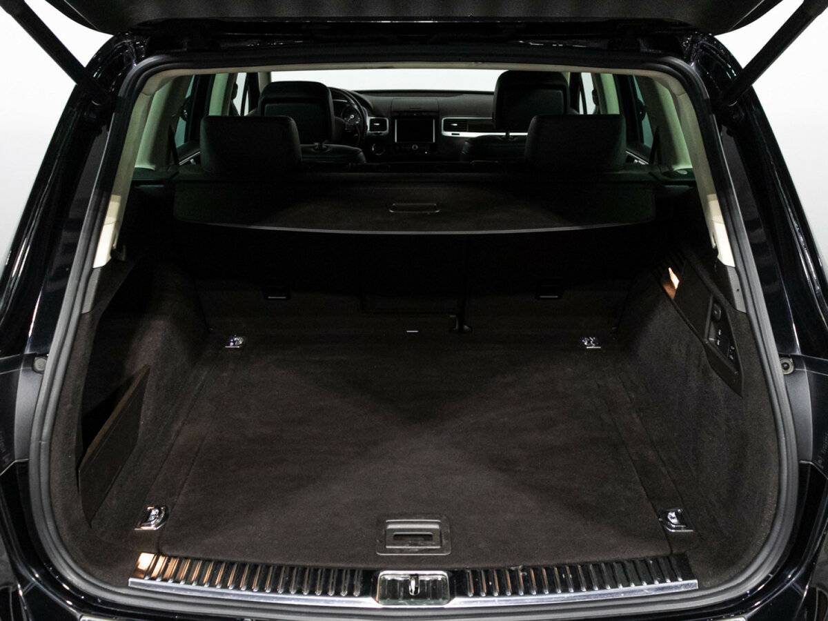 Купить Volkswagen Touareg с пробегом. Фото: #19