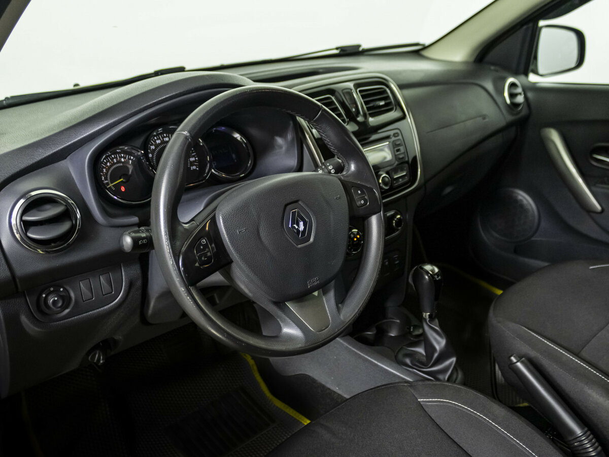 Купить Renault Sandero с пробегом. Фото: #9