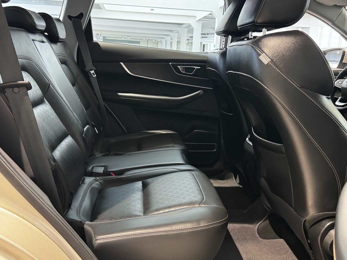 Купить Chery Tiggo 8 с пробегом. Фото: #18