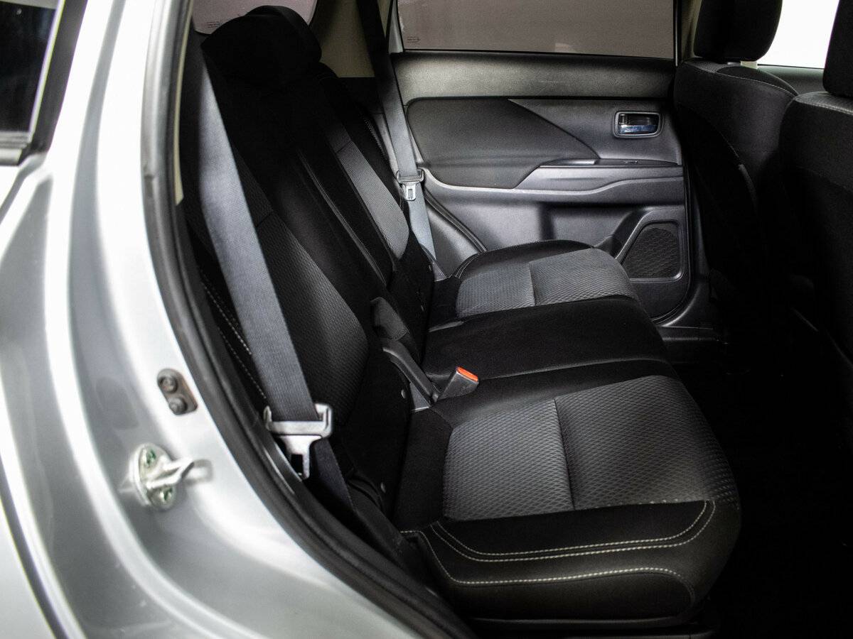 Купить Mitsubishi Outlander с пробегом. Фото: #8