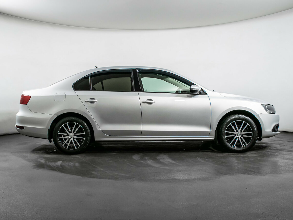 Купить Volkswagen Jetta с пробегом. Фото: #3